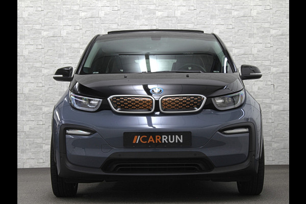 BMW i3 Unique Forever Edition 120Ah Sport-Pakket | Navi-Prof | Warmtepomp | 94% SOH | Snel Laden | Panorama | Camera | LED | Leder | 20'' | Stoelverwarming |