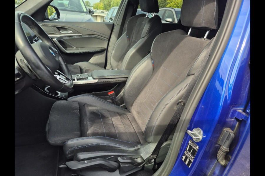 BMW X1 sDrive20i M-Sport Carplay Sportzetels Zwarte hemel PORTIMAO BLAU METALLIC