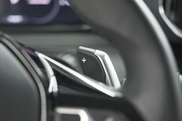 Peugeot 208 1.2 Hybrid 110 e-DCS6 Allure | Apple Carplay | Parkeersensoren Voor + Achter | Climate Control