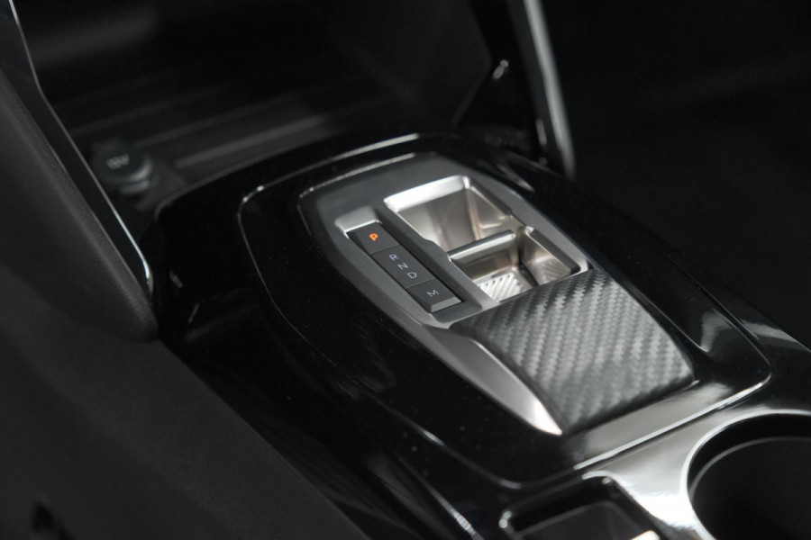 Peugeot 208 1.2 Hybrid 110 e-DCS6 Allure | Apple Carplay | Parkeersensoren Voor + Achter | Climate Control