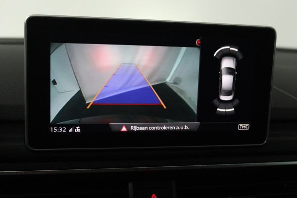 Audi A4 Limousine 35 TFSI Sport S line black edition (DIGITALE COCKPIT, CAMERA, STOELVERWARMING/VERKOELING, ELEKTR STOELEN)