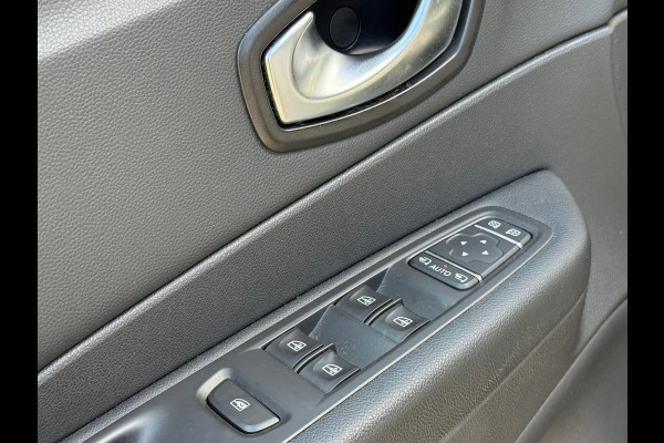 Renault Captur 1.3 150PK AUTOMAAT TCe Intens Navi|PDC|TREKHAAK