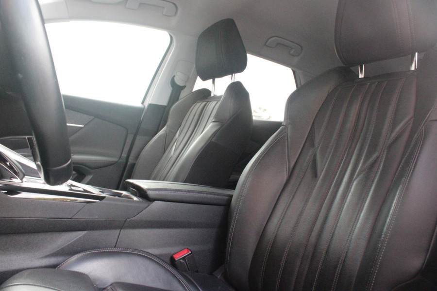 Peugeot 3008 1.2 130PK AUTOMAAT ALLURE | LEDEREN BEKLEDING | TREKHAAK | ELEKTRISCH BEDIENBARE BESTUUDERSSTOEL MET GEHEUGENFUNCTIE | ADAPTIVE CRUISE CONTROL | ELEKTRISCH BEDIENBARE ACHTERKLEP | APPLE CARPLAY/ANDROID AUTO | NAVIGATIE | STOELVERWARMING | ALL SEASON BANDEN | 19" LICHTMETALEN VELGEN | KEYLESS ENTRY/START | DODEHOEK DETECTIE | DRAADLOZE TELEFOONLADER |