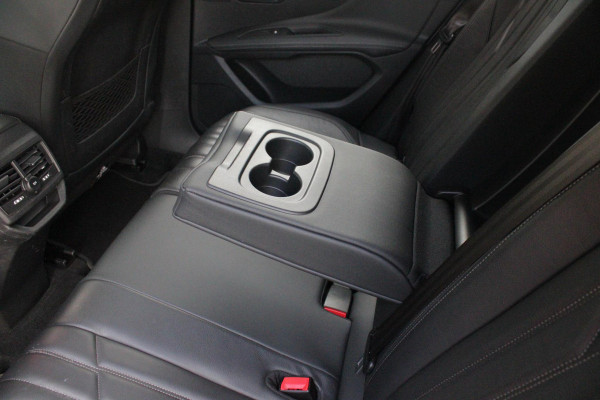 Peugeot 3008 1.2 130PK AUTOMAAT ALLURE | LEDEREN BEKLEDING | TREKHAAK | ELEKTRISCH BEDIENBARE BESTUUDERSSTOEL MET GEHEUGENFUNCTIE | ADAPTIVE CRUISE CONTROL | ELEKTRISCH BEDIENBARE ACHTERKLEP | APPLE CARPLAY/ANDROID AUTO | NAVIGATIE | STOELVERWARMING | ALL SEASON BANDEN | 19" LICHTMETALEN VELGEN | KEYLESS ENTRY/START | DODEHOEK DETECTIE | DRAADLOZE TELEFOONLADER |