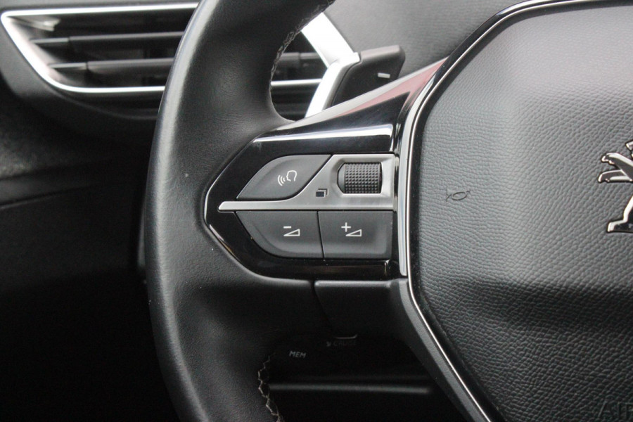 Peugeot 3008 1.2 130PK AUTOMAAT ALLURE | LEDEREN BEKLEDING | TREKHAAK | ELEKTRISCH BEDIENBARE BESTUUDERSSTOEL MET GEHEUGENFUNCTIE | ADAPTIVE CRUISE CONTROL | ELEKTRISCH BEDIENBARE ACHTERKLEP | APPLE CARPLAY/ANDROID AUTO | NAVIGATIE | STOELVERWARMING | ALL SEASON BANDEN | 19" LICHTMETALEN VELGEN | KEYLESS ENTRY/START | DODEHOEK DETECTIE | DRAADLOZE TELEFOONLADER |