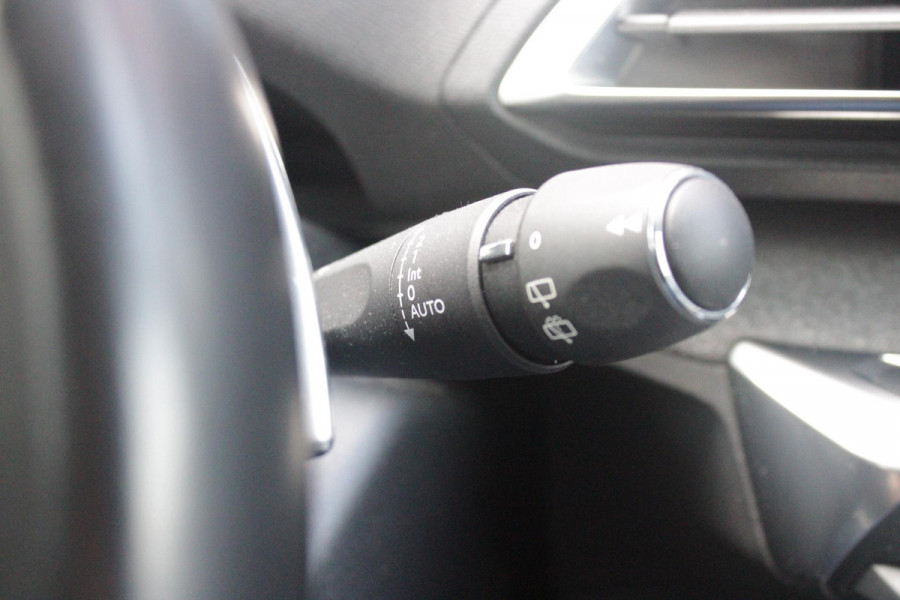Peugeot 3008 1.2 130PK AUTOMAAT ALLURE | LEDEREN BEKLEDING | TREKHAAK | ELEKTRISCH BEDIENBARE BESTUUDERSSTOEL MET GEHEUGENFUNCTIE | ADAPTIVE CRUISE CONTROL | ELEKTRISCH BEDIENBARE ACHTERKLEP | APPLE CARPLAY/ANDROID AUTO | NAVIGATIE | STOELVERWARMING | ALL SEASON BANDEN | 19" LICHTMETALEN VELGEN | KEYLESS ENTRY/START | DODEHOEK DETECTIE | DRAADLOZE TELEFOONLADER |