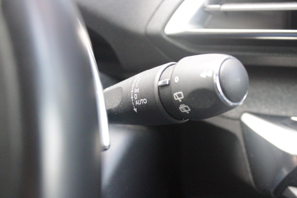 Peugeot 3008 1.2 130PK AUTOMAAT ALLURE | LEDEREN BEKLEDING | TREKHAAK | ELEKTRISCH BEDIENBARE BESTUUDERSSTOEL MET GEHEUGENFUNCTIE | ADAPTIVE CRUISE CONTROL | ELEKTRISCH BEDIENBARE ACHTERKLEP | APPLE CARPLAY/ANDROID AUTO | NAVIGATIE | STOELVERWARMING | ALL SEASON BANDEN | 19" LICHTMETALEN VELGEN | KEYLESS ENTRY/START | DODEHOEK DETECTIE | DRAADLOZE TELEFOONLADER |