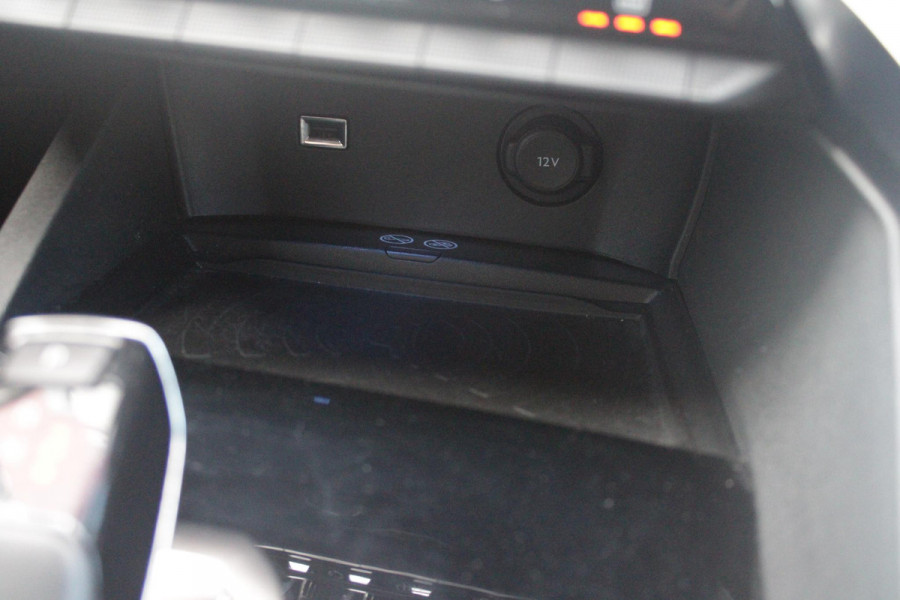 Peugeot 3008 1.2 130PK AUTOMAAT ALLURE | LEDEREN BEKLEDING | TREKHAAK | ELEKTRISCH BEDIENBARE BESTUUDERSSTOEL MET GEHEUGENFUNCTIE | ADAPTIVE CRUISE CONTROL | ELEKTRISCH BEDIENBARE ACHTERKLEP | APPLE CARPLAY/ANDROID AUTO | NAVIGATIE | STOELVERWARMING | ALL SEASON BANDEN | 19" LICHTMETALEN VELGEN | KEYLESS ENTRY/START | DODEHOEK DETECTIE | DRAADLOZE TELEFOONLADER |