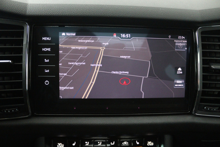 Škoda Kodiaq 1.5 TSI Sportline Business 7p. (DIGITALE COCKPIT, PANORAMADAK, TREKHAAK, STOELVERWARMING, CAMERA)