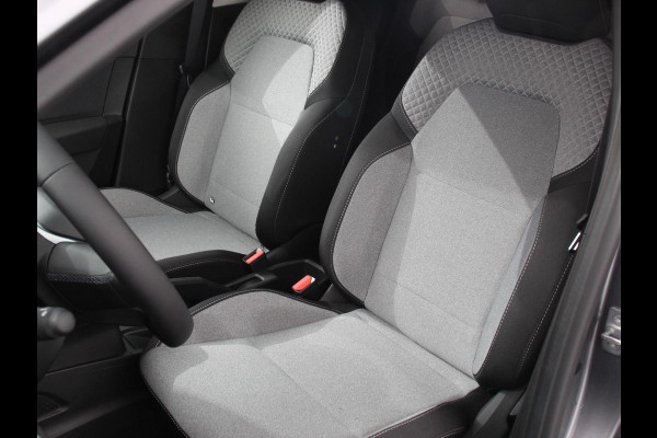 Mitsubishi Colt 1.6 HEV Automaat Intense DEMO ! Apple Carplay/Android Auto Camera Climate Control Cruise Control Lichtmetalen velgen Digitale Cockpit