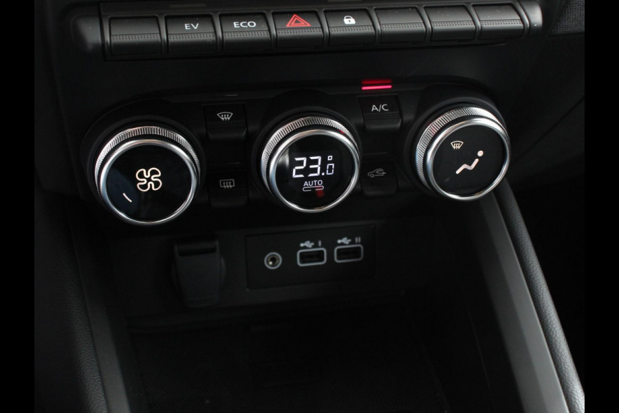 Mitsubishi Colt 1.6 HEV Automaat Intense DEMO ! Apple Carplay/Android Auto Camera Climate Control Cruise Control Lichtmetalen velgen Digitale Cockpit