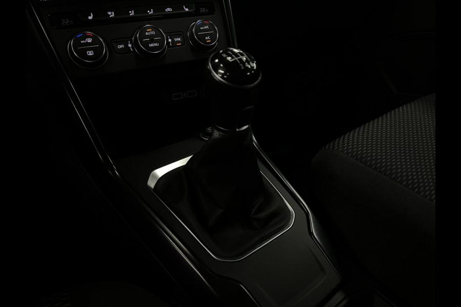 Volkswagen T-Roc 1.0 TSI | Stoelverw. | Clima | Carplay |