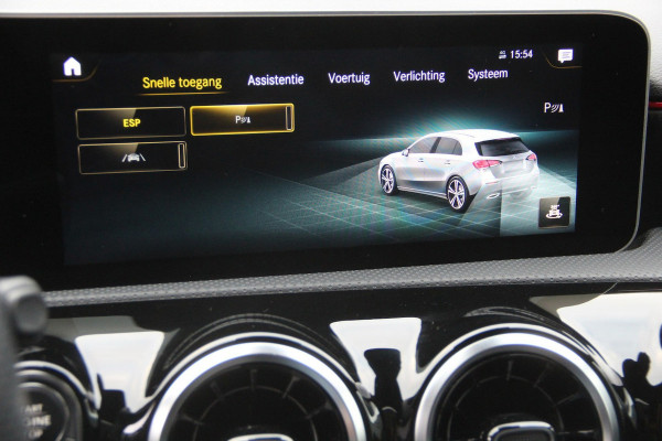 Mercedes-Benz A-Klasse 180 Business | NL Auto | AMG | Pano-Dak | Camera | ECC | Cruise | Leder | PDC | Navi | Keyless-Go | DAB