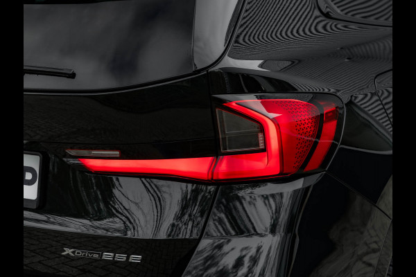 BMW X1 xDrive25e M-Sport - Pano - Trekhaak - Memoryzetel - Harman Kardon