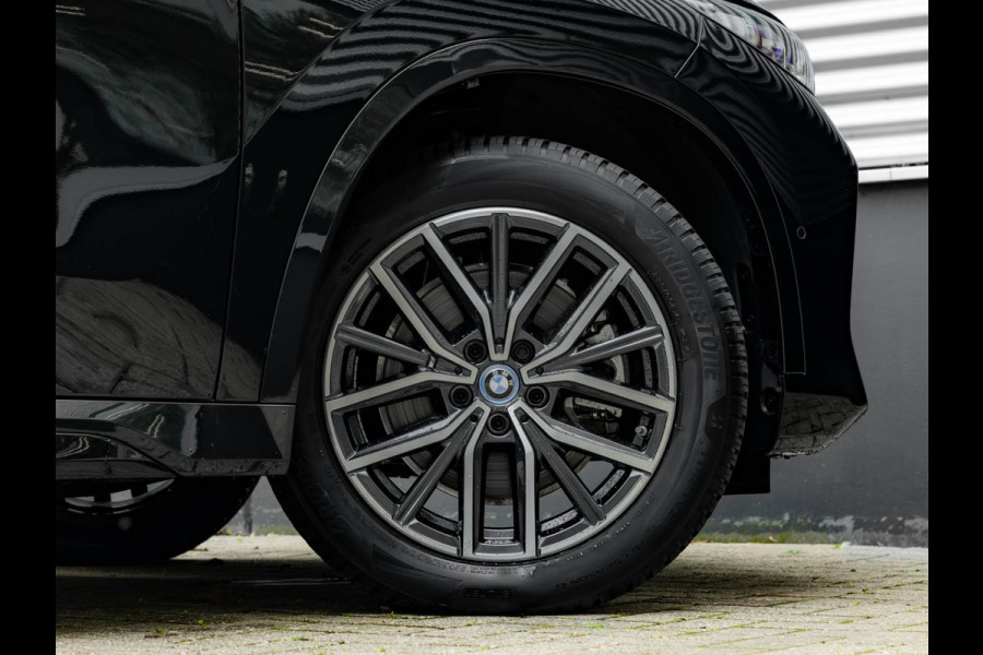 BMW X1 xDrive25e M-Sport - Pano - Trekhaak - Memoryzetel - Harman Kardon
