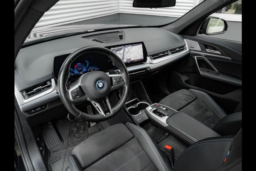 BMW X1 xDrive25e M-Sport - Pano - Trekhaak - Memoryzetel - Harman Kardon