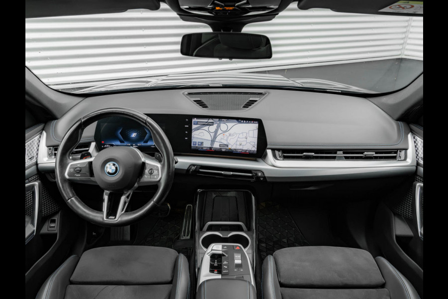 BMW X1 xDrive25e M-Sport - Pano - Trekhaak - Memoryzetel - Harman Kardon
