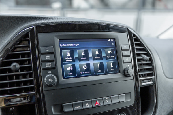 Mercedes-Benz Vito 124 CDI 237 PK DC Lang | Airmatic | Distronic | LED | Trekhaak | Lederen bekleding | L+R Schuifdeur | Dubbel cabine | Dodehoek | Camera | Navigatie | DAB | Dealer onderhouden | 24 maanden garantie