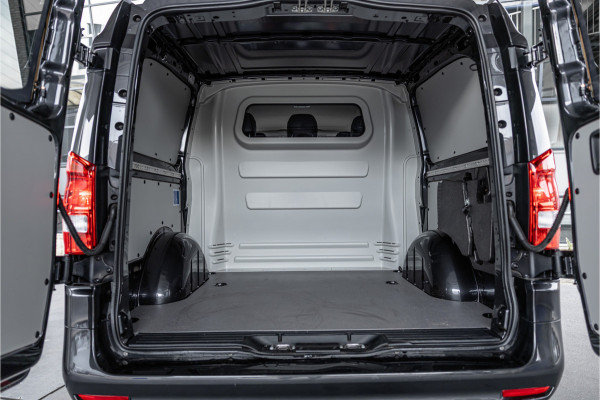 Mercedes-Benz Vito 124 CDI 237 PK DC Lang | Airmatic | Distronic | LED | Trekhaak | Lederen bekleding | L+R Schuifdeur | Dubbel cabine | Dodehoek | Camera | Navigatie | DAB | Dealer onderhouden | 24 maanden garantie