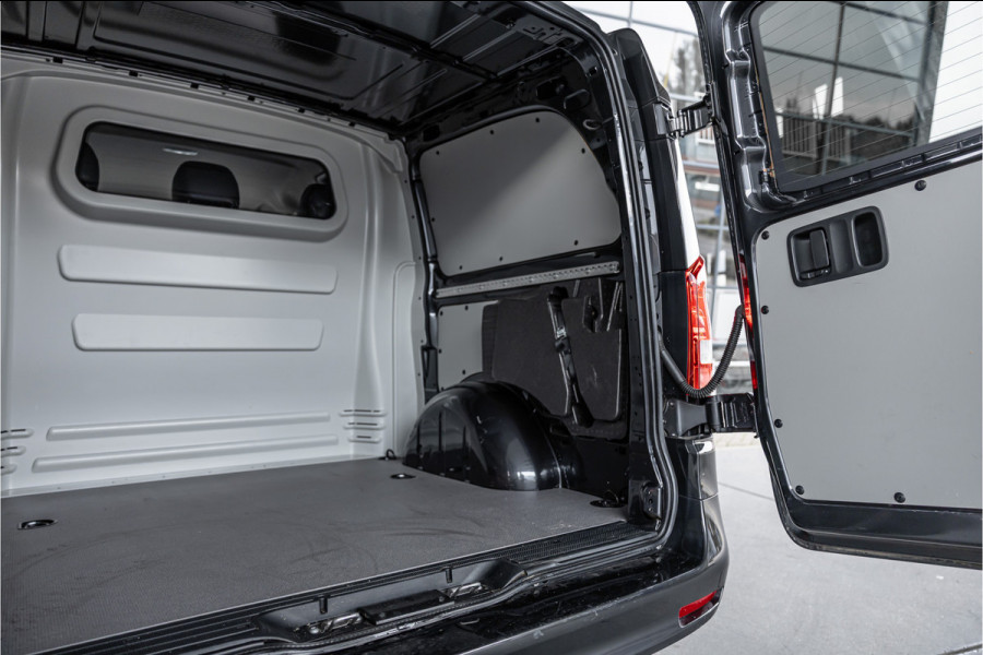 Mercedes-Benz Vito 124 CDI 237 PK DC Lang | Airmatic | Distronic | LED | Trekhaak | Lederen bekleding | L+R Schuifdeur | Dubbel cabine | Dodehoek | Camera | Navigatie | DAB | Dealer onderhouden | 24 maanden garantie