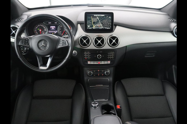 Mercedes-Benz B-klasse 200 Prestige | Panoramadak | Half leder | Stoelverwarming | Cruise control | Navigatie | Bluetooth | Climate control | Park assist | Full LED | 17" velgen