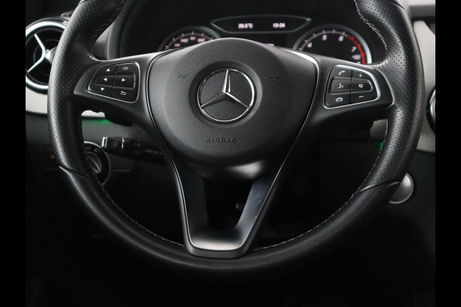 Mercedes-Benz B-klasse 200 Prestige | Panoramadak | Half leder | Stoelverwarming | Cruise control | Navigatie | Bluetooth | Climate control | Park assist | Full LED | 17" velgen