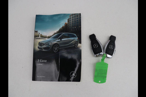 Mercedes-Benz B-klasse 200 Prestige | Panoramadak | Half leder | Stoelverwarming | Cruise control | Navigatie | Bluetooth | Climate control | Park assist | Full LED | 17" velgen