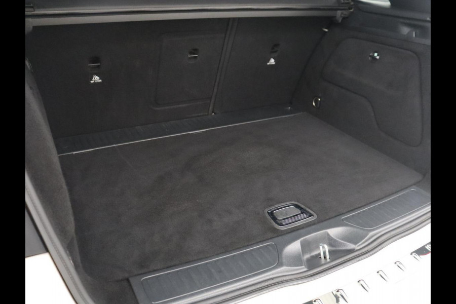 Mercedes-Benz B-klasse 200 Prestige | Panoramadak | Half leder | Stoelverwarming | Cruise control | Navigatie | Bluetooth | Climate control | Park assist | Full LED | 17" velgen
