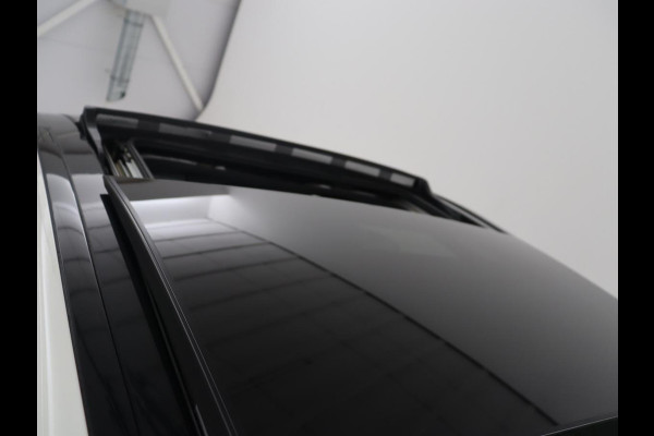 Mercedes-Benz B-klasse 200 Prestige | Panoramadak | Half leder | Stoelverwarming | Cruise control | Navigatie | Bluetooth | Climate control | Park assist | Full LED | 17" velgen
