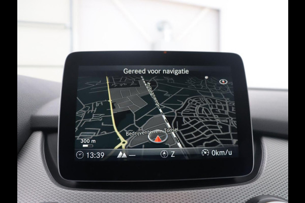 Mercedes-Benz B-klasse 200 Prestige | Panoramadak | Half leder | Stoelverwarming | Cruise control | Navigatie | Bluetooth | Climate control | Park assist | Full LED | 17" velgen