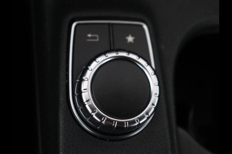 Mercedes-Benz B-klasse 200 Prestige | Panoramadak | Half leder | Stoelverwarming | Cruise control | Navigatie | Bluetooth | Climate control | Park assist | Full LED | 17" velgen