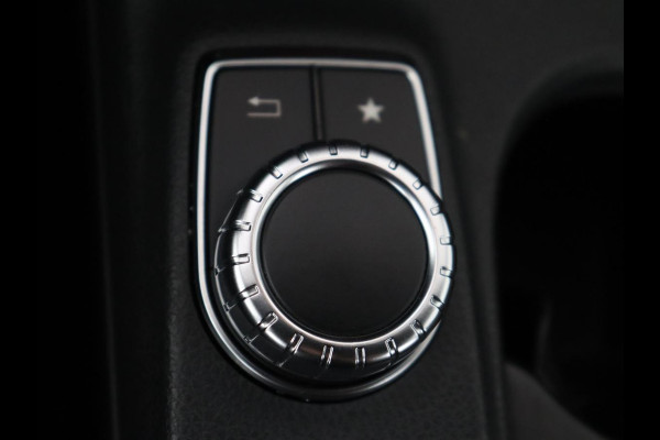 Mercedes-Benz B-klasse 200 Prestige | Panoramadak | Half leder | Stoelverwarming | Cruise control | Navigatie | Bluetooth | Climate control | Park assist | Full LED | 17" velgen