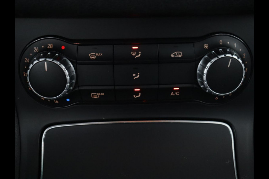Mercedes-Benz B-klasse 200 Prestige | Panoramadak | Half leder | Stoelverwarming | Cruise control | Navigatie | Bluetooth | Climate control | Park assist | Full LED | 17" velgen