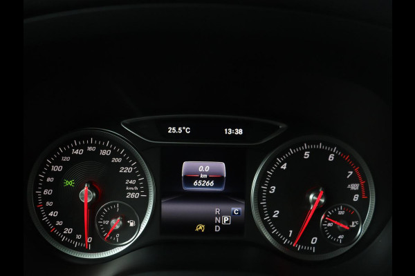 Mercedes-Benz B-klasse 200 Prestige | Panoramadak | Half leder | Stoelverwarming | Cruise control | Navigatie | Bluetooth | Climate control | Park assist | Full LED | 17" velgen