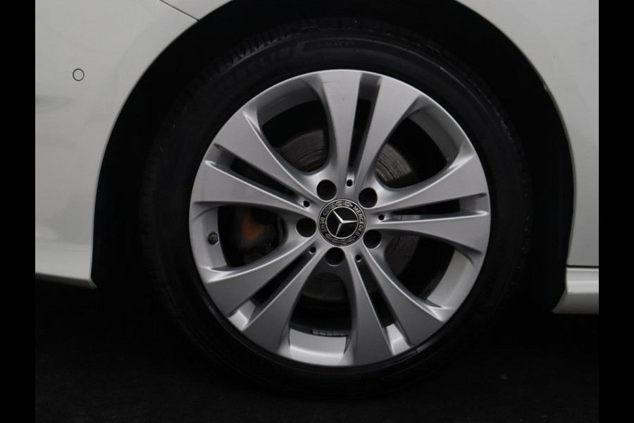 Mercedes-Benz B-klasse 200 Prestige | Panoramadak | Half leder | Stoelverwarming | Cruise control | Navigatie | Bluetooth | Climate control | Park assist | Full LED | 17" velgen