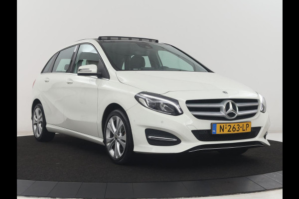 Mercedes-Benz B-klasse 200 Prestige | Panoramadak | Half leder | Stoelverwarming | Cruise control | Navigatie | Bluetooth | Climate control | Park assist | Full LED | 17" velgen