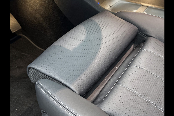 Mercedes-Benz C-Klasse 400 4MATIC Business Solution Luxury 94 kWh | Plus pakket | Parkeerpakket | Vast panoramadak | 19” multispaaks lichtmetalen velgen | URBAN GUARD |