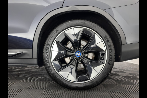 BMW iX3 High Executive 80 kWh [ 3-Fase-11kW ] {SoH-97%} (INCL-BTW) Aut. *PANO | LEATHER | HARMAN/KARDON | ADAPTIVE-CRUISE | FULL-LED | BLINDSPOT | MEMORY-PACK | DIGI-COCKPIT | HEATED-SPORTSEATS | KEYLESS | CAMERA | DAB+ | TOWBAR | HEAD-UP | 20''AL