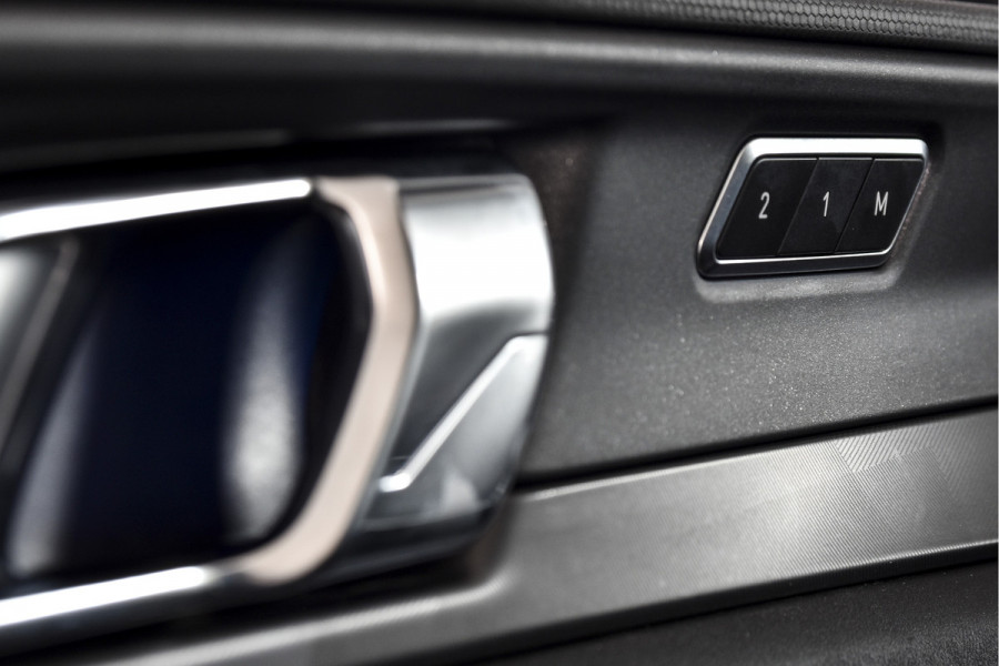 Lynk & Co 01 1.5 PHEV 261PK MY22 | Black Pakket | 360 Camera  | 7.4 kWh Boordlader | S/K-panodak | Adapt. Cruise | Memory | Elek. klep | LM 20" |