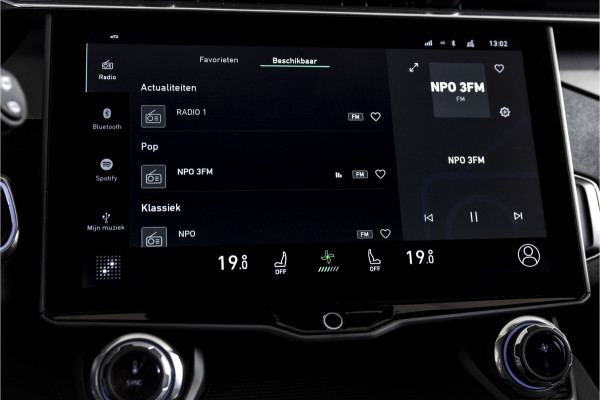 Lynk & Co 01 1.5 PHEV 261PK MY22 | Black Pakket | 360 Camera  | 7.4 kWh Boordlader | S/K-panodak | Adapt. Cruise | Memory | Elek. klep | LM 20" |