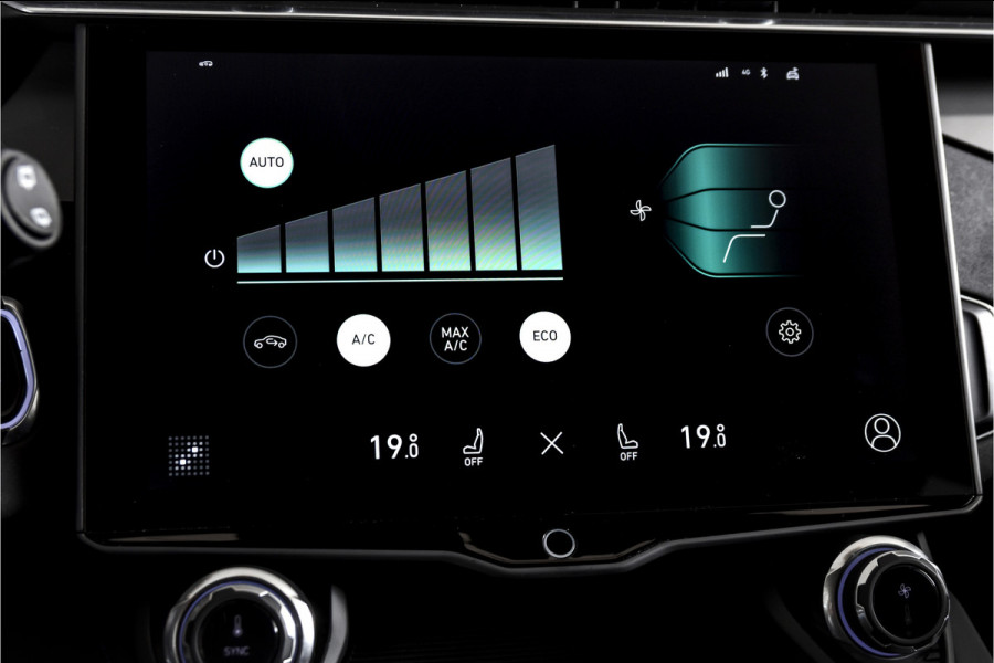 Lynk & Co 01 1.5 PHEV 261PK MY22 | Black Pakket | 360 Camera  | 7.4 kWh Boordlader | S/K-panodak | Adapt. Cruise | Memory | Elek. klep | LM 20" |