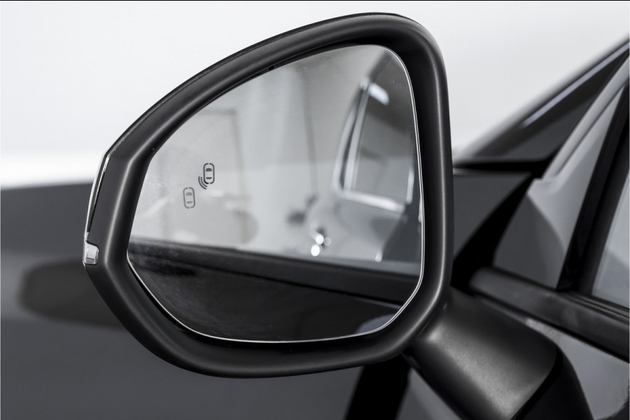 Lynk & Co 01 1.5 PHEV 261PK MY22 | Black Pakket | 360 Camera  | 7.4 kWh Boordlader | S/K-panodak | Adapt. Cruise | Memory | Elek. klep | LM 20" |