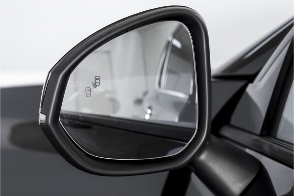 Lynk & Co 01 1.5 PHEV 261PK MY22 | Black Pakket | 360 Camera  | 7.4 kWh Boordlader | S/K-panodak | Adapt. Cruise | Memory | Elek. klep | LM 20" |