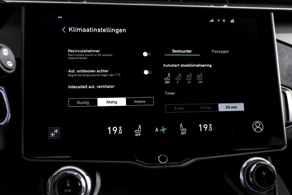 Lynk & Co 01 1.5 PHEV 261PK MY22 | Black Pakket | 360 Camera  | 7.4 kWh Boordlader | S/K-panodak | Adapt. Cruise | Memory | Elek. klep | LM 20" |