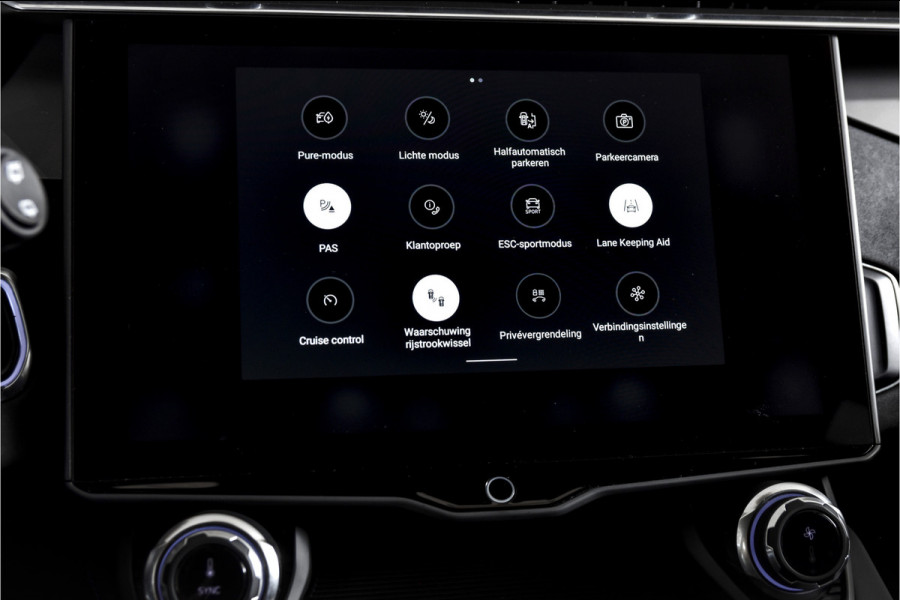 Lynk & Co 01 1.5 PHEV 261PK MY22 | Black Pakket | 360 Camera  | 7.4 kWh Boordlader | S/K-panodak | Adapt. Cruise | Memory | Elek. klep | LM 20" |