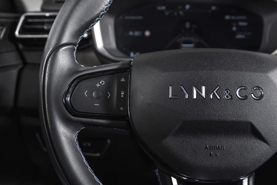 Lynk & Co 01 1.5 PHEV 261PK MY22 | Black Pakket | 360 Camera  | 7.4 kWh Boordlader | S/K-panodak | Adapt. Cruise | Memory | Elek. klep | LM 20" |