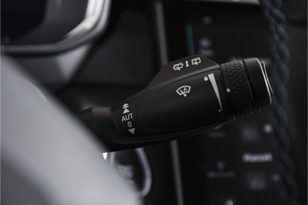 Lynk & Co 01 1.5 PHEV 261PK MY22 | Black Pakket | 360 Camera  | 7.4 kWh Boordlader | S/K-panodak | Adapt. Cruise | Memory | Elek. klep | LM 20" |