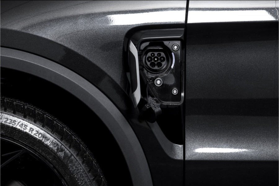 Lynk & Co 01 1.5 PHEV 261PK MY22 | Black Pakket | 360 Camera  | 7.4 kWh Boordlader | S/K-panodak | Adapt. Cruise | Memory | Elek. klep | LM 20" |