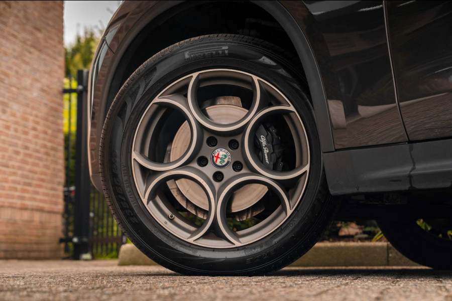 Alfa Romeo Stelvio 2.0 T AWD Super 280 PK Aut. ACC Schuifdak Harman Kardon Stoel/stuurverw. Keyless 19''
