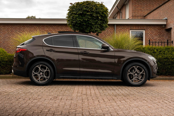 Alfa Romeo Stelvio 2.0 T AWD Super 280 PK Aut. ACC Schuifdak Harman Kardon Stoel/stuurverw. Keyless 19''